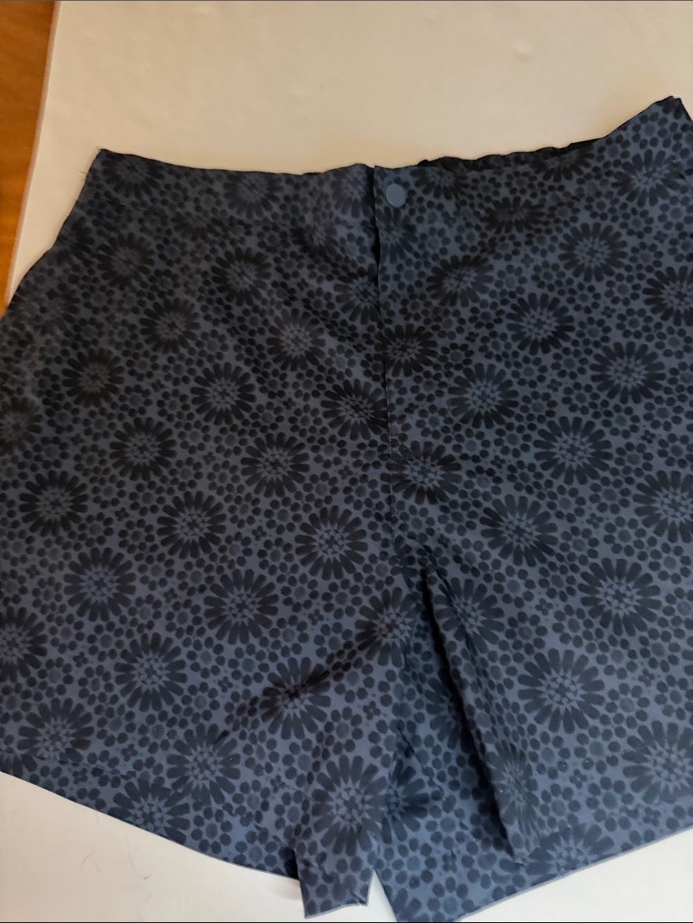 Abercrombie & Fitch  Resort Blue-Gray Floral Print Flat Front Shorts